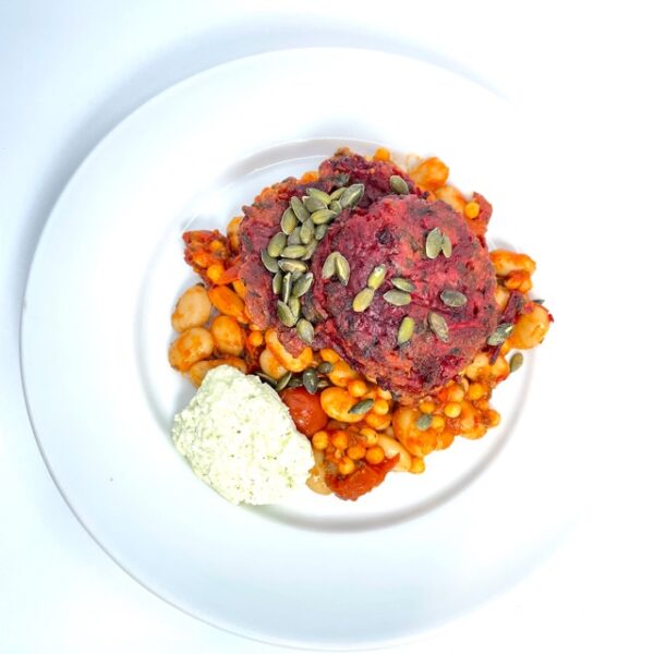 Rödbetsbiff med salviabönor & fetaröra 1 port